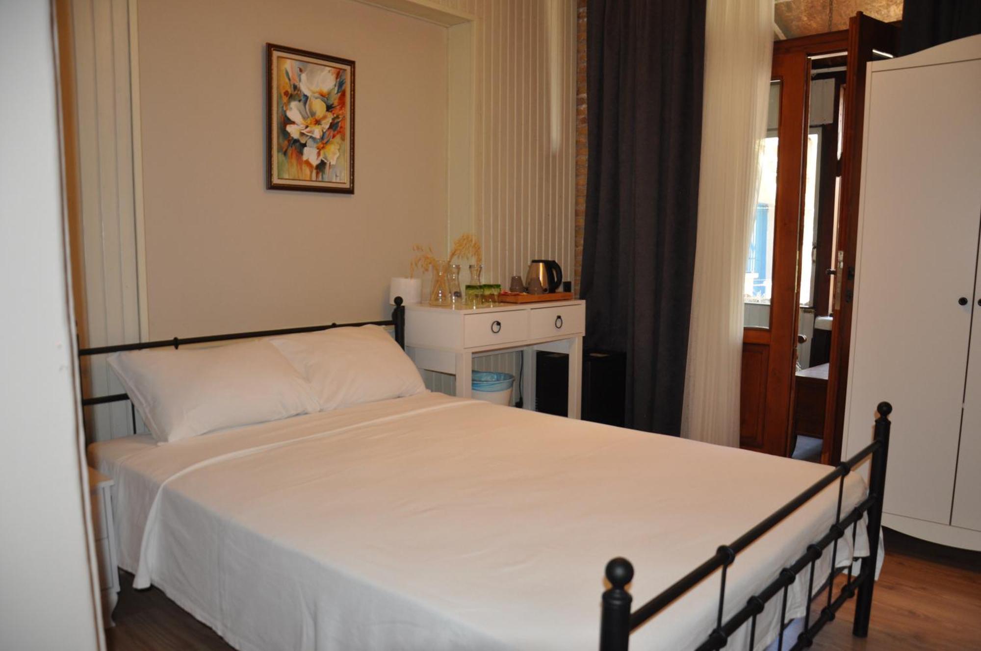 La Casa Carina Bed & Breakfast Анталия Екстериор снимка